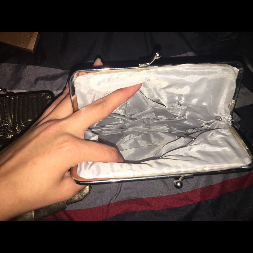 Purses - Picture 3 of 3